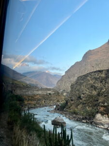 Peru Machu Picchu – unser Weg zu einem echten Weltwunder Machu Picchu Inca-Rail PanoramaZug
