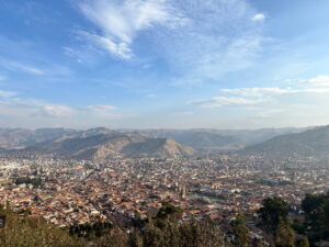 Peru Rundreise 3 Wochen: Route, Highlights & Tipps Peru Cusco: Mirador de San Cristóbal.